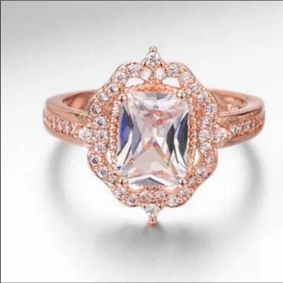 ROSE GOLD RADIANT HALO ENGAGEMENT RING - Picture 5 of 5